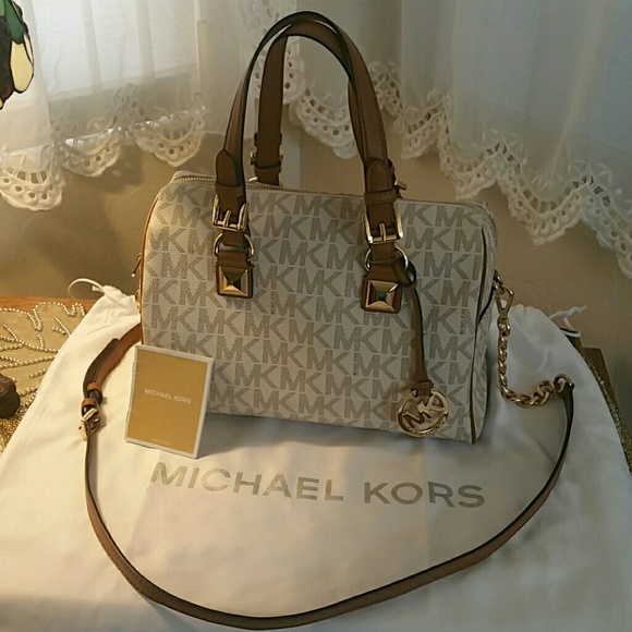 MICHAEL Michael Kors Handbags - Michael Kors Grayson Medium Chain Satchel, Vanilla